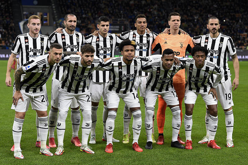 伤病无碍！徐杰兜出来迎着防守 坚决出手超远三分一箭穿心！